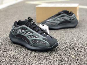 ADIDAS YEEZY 700 V3 